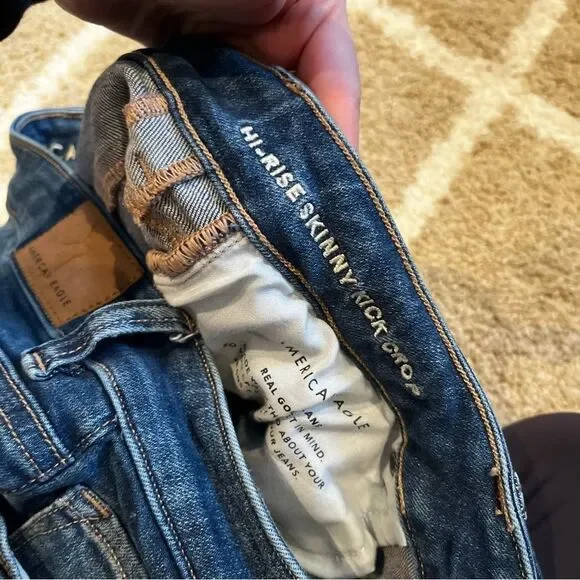 American Eagle High Rise Skinny Kick Distressed Jeans size 8R - Picture 5 of 6